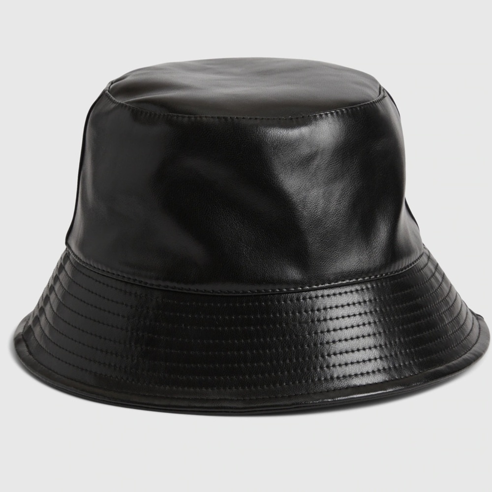 Gap true black faux leather bucket hat size small